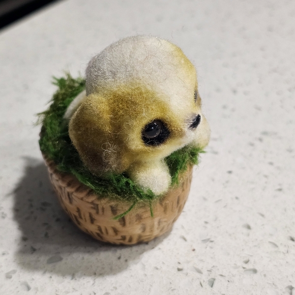 Josef GG Originals Japan Flocked Fuzzy Puppy Dog Basket Figurine Kitsch Vintage - Picture 6 of 8